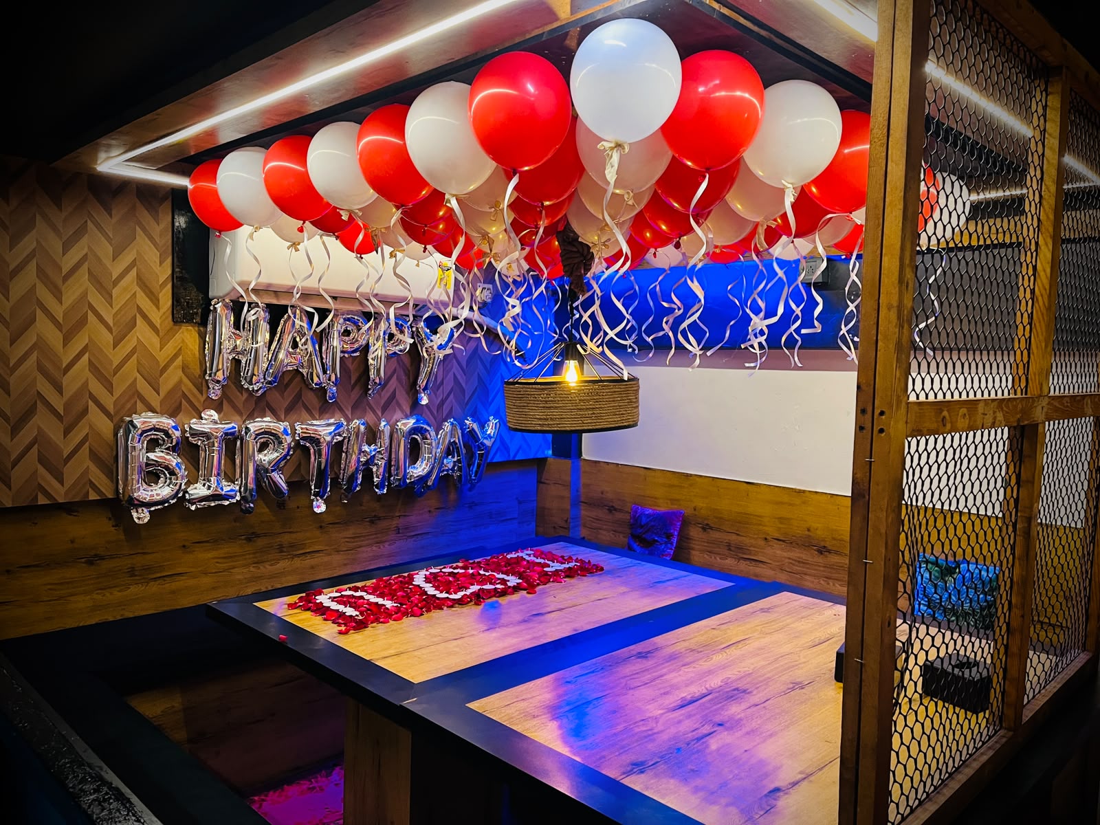 Decor in Cafe - Book Now