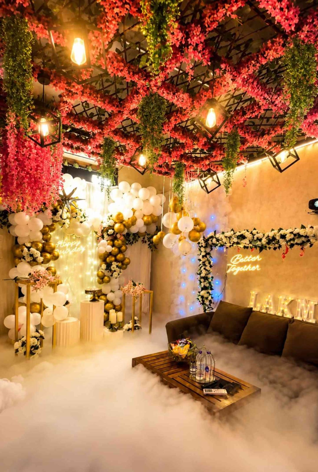 Decor in Cafe - Book Now