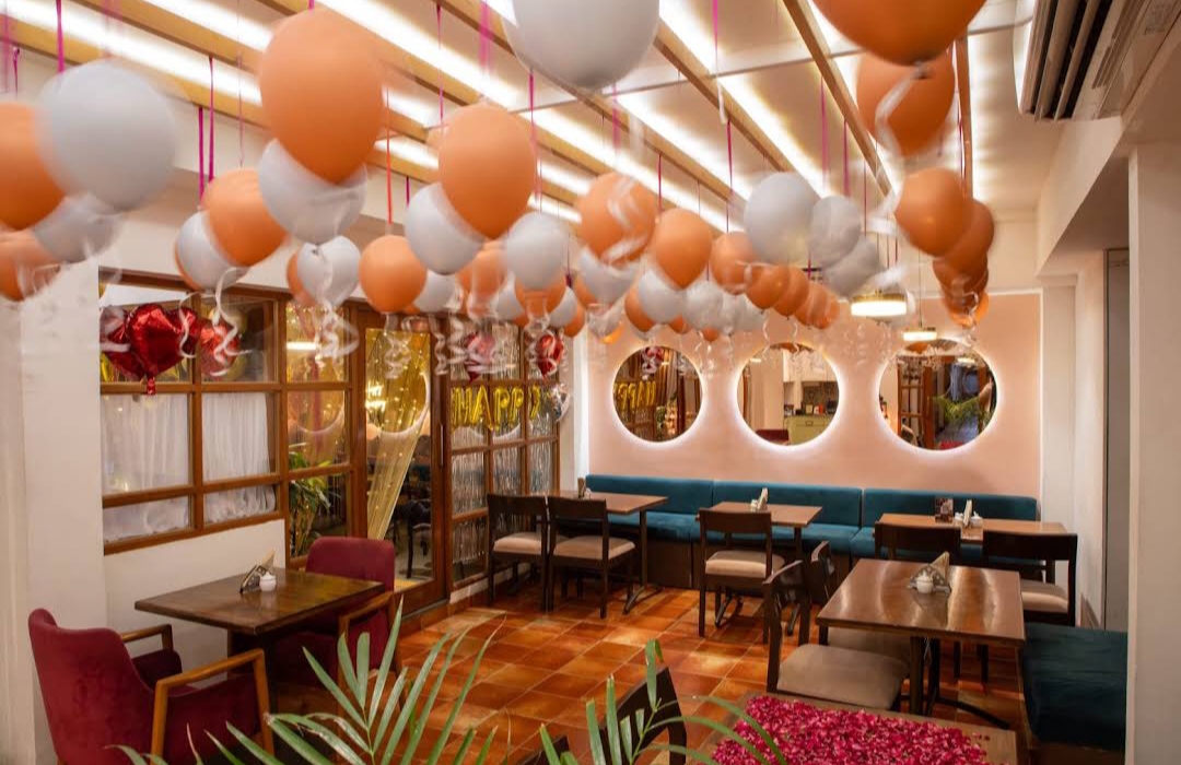 Decor in Cafe - Book Now