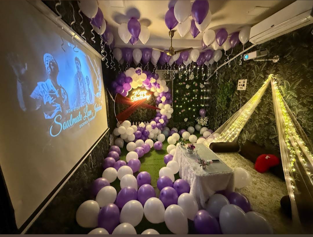 Decor in cafe - Book Now