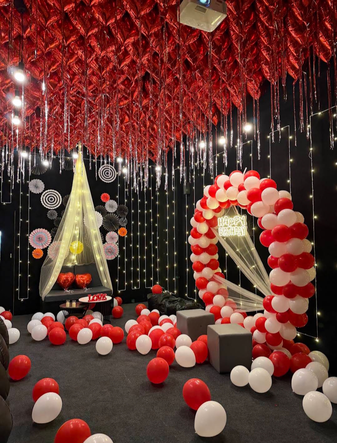 Decor in Cafe - Book Now